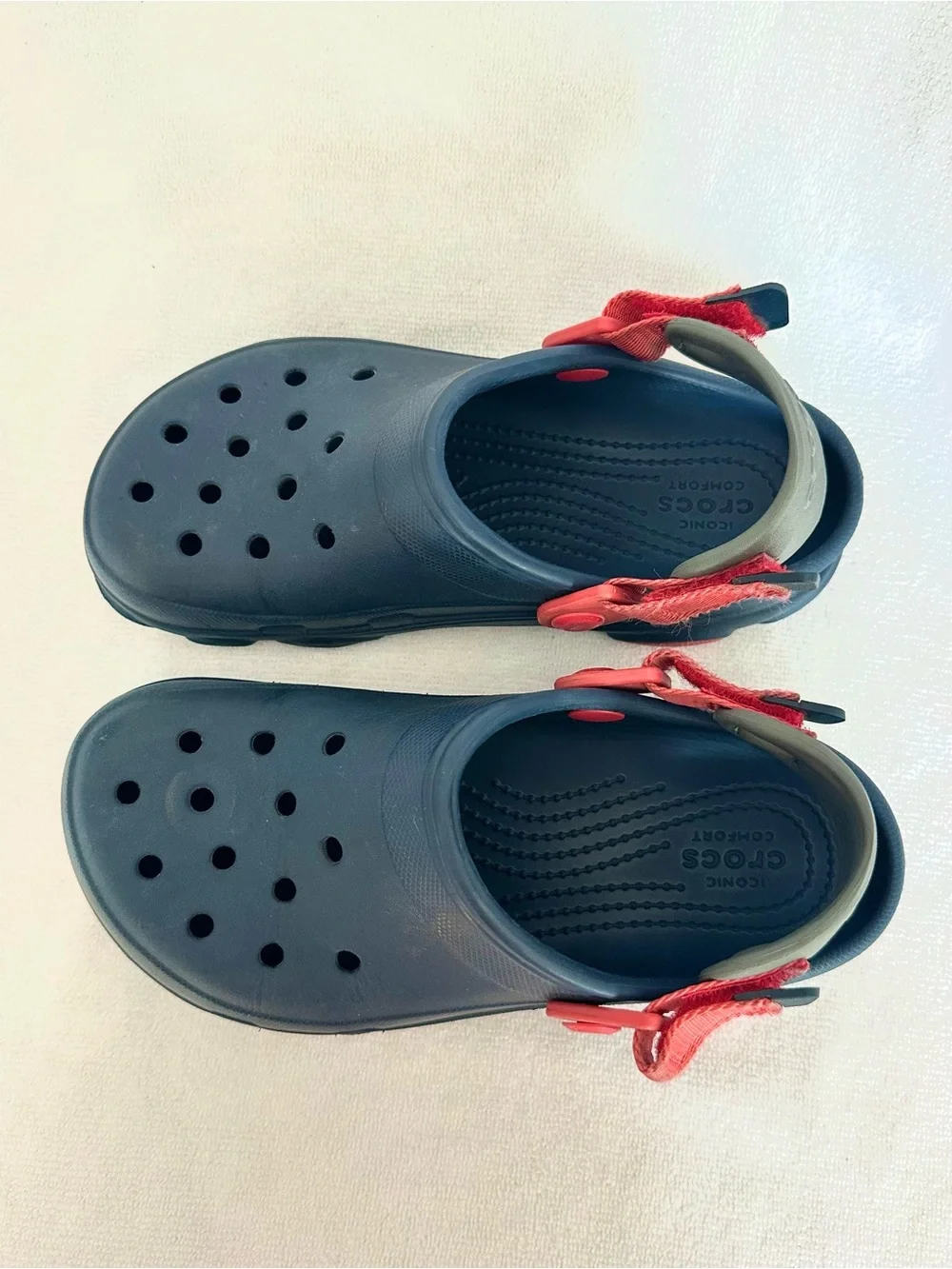 CROCS Clogs Navy Blue with Red Adjustable Straps Size Juvenile 3 Slip On